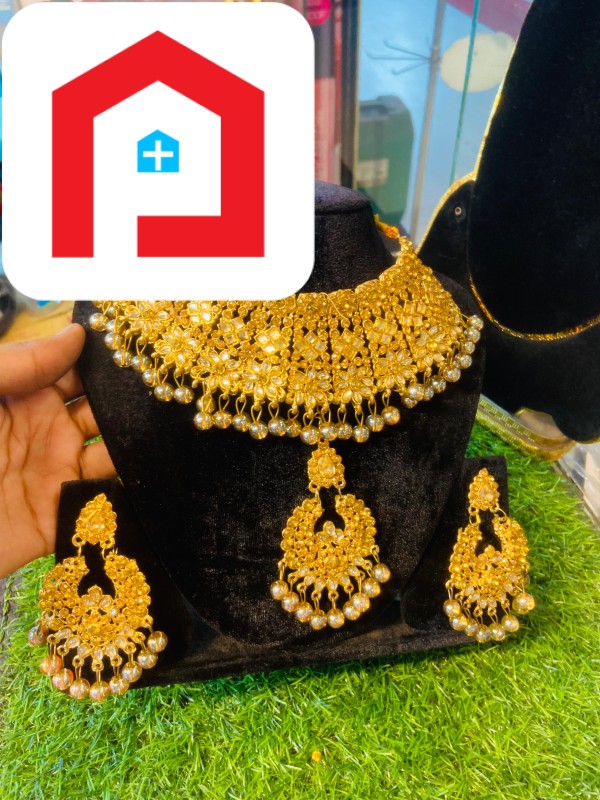 নেকলেস